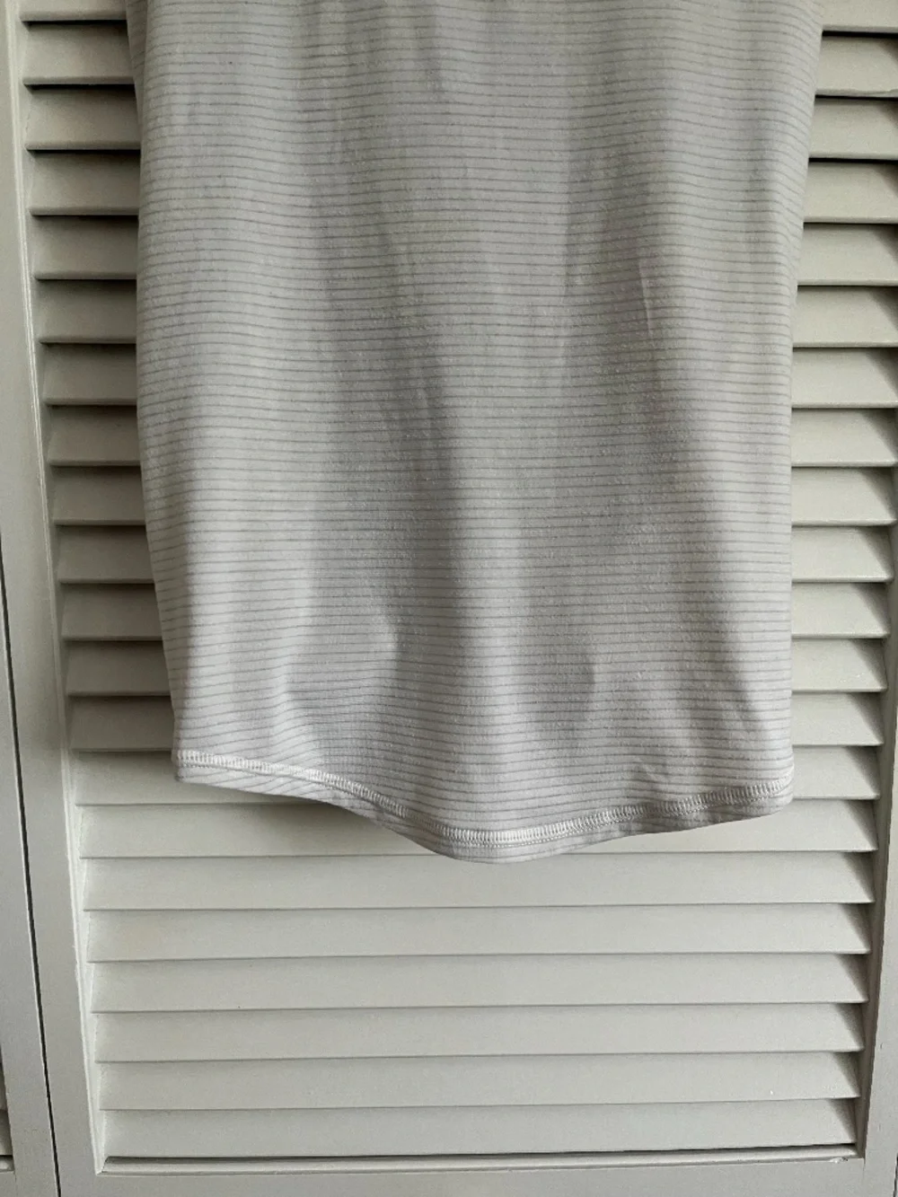 Lululemon Salute The Sun Tank top light grey fits size 2 or 4
